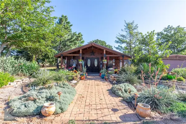 2934 Fm 614, Ovalo, TX 79541