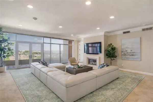 Dallas, TX 75219,2828 Hood Street #907