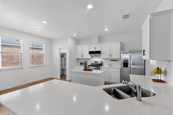 8009 Green Heron Drive,  Mckinney,  TX 75071