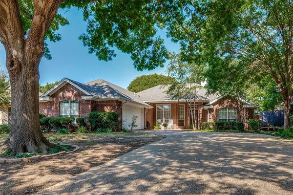 916 Smokerise Circle, Denton, TX 76205