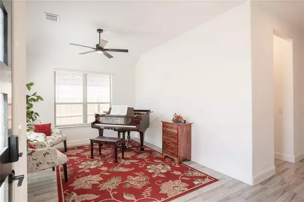 Waxahachie, TX 75165,297 Sparkling Springs Drive