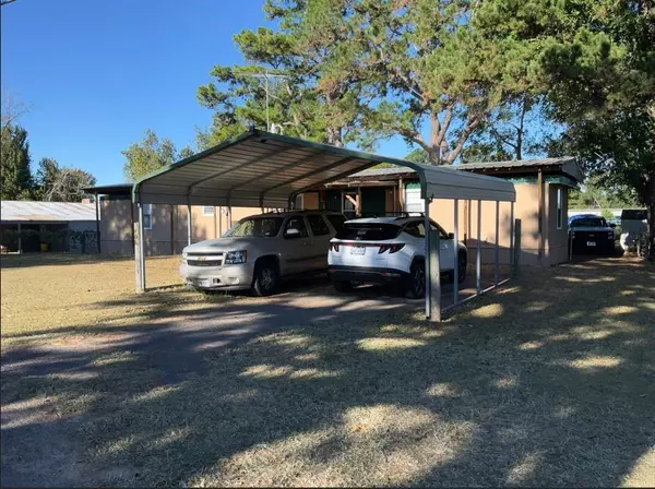 Jewett, TX 75846,408 Leathers Lane