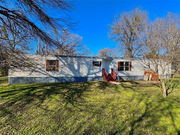 2010 Spring Court, Azle, TX 76020