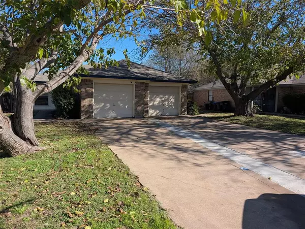 6711 Ridgecrest Court, Fort Worth, TX 76133