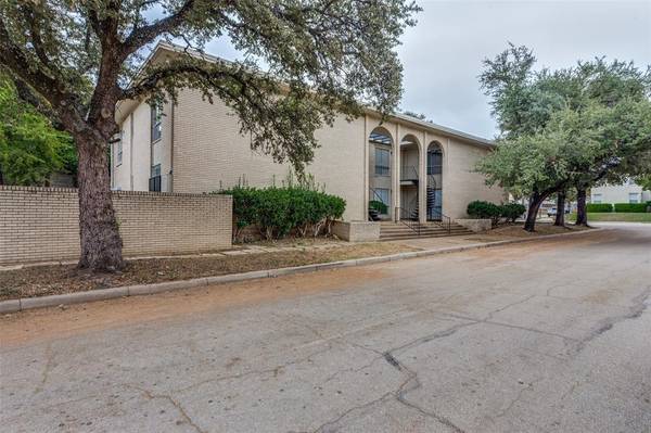 Fort Worth, TX 76107,3828 W 7th #4