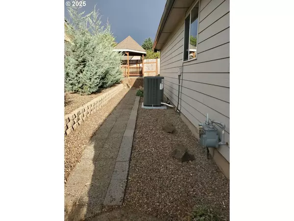 Salem, OR 97306,5114 CHERIE CT SE