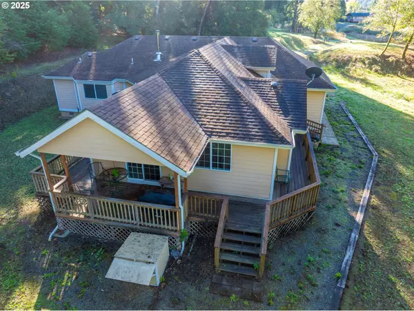 Scottsburg, OR 97473,140 GOLDEN DR