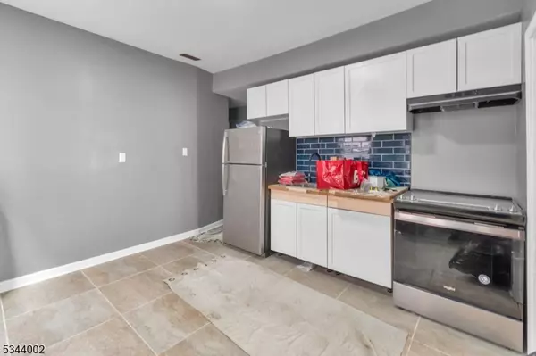 Irvington Twp., NJ 07111,74 Howard St #2