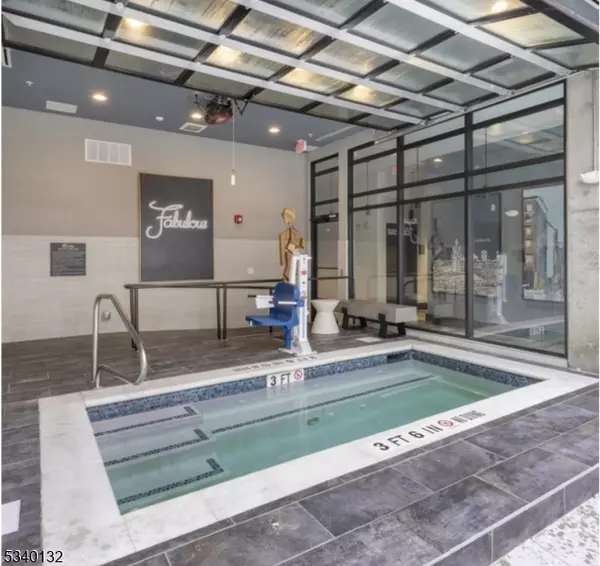 Elizabeth City, NJ 07202,100 Union St #429