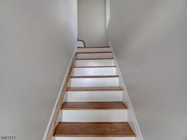 Newark City, NJ 07104,236 Woodside Ave