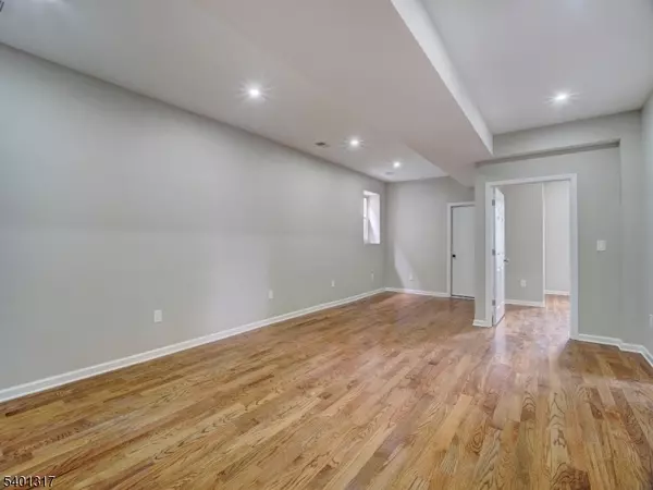 Newark City, NJ 07104,236 Woodside Ave