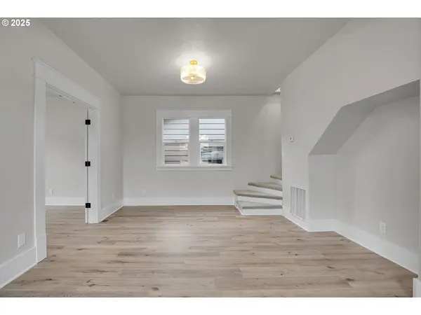 Estacada, OR 97023,209 SE CURRIN ST