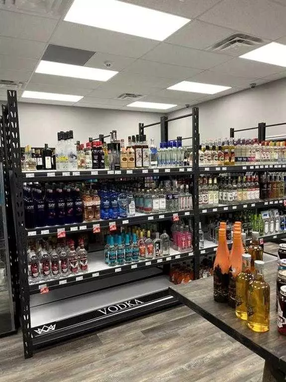 Medicine Hat, AB T1C 0C8,2882 Box Springs BLVD #101