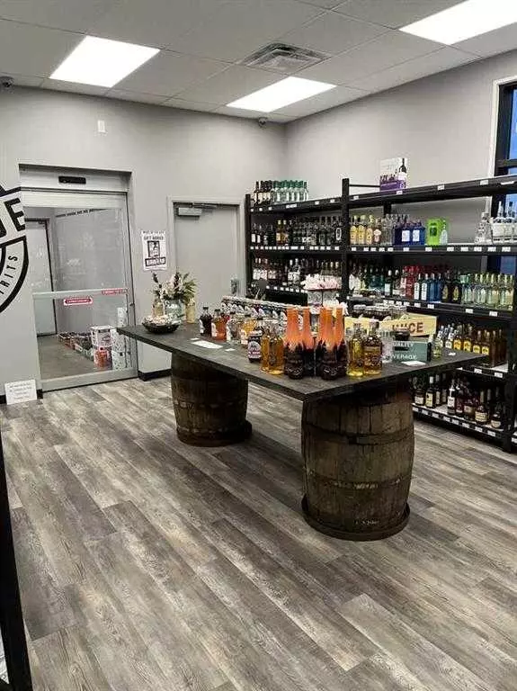 Medicine Hat, AB T1C 0C8,2882 Box Springs BLVD #101