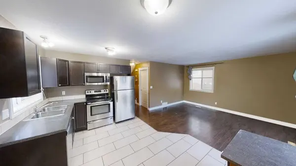 Grande Prairie, AB T8X0K5,10272 85 ST #A