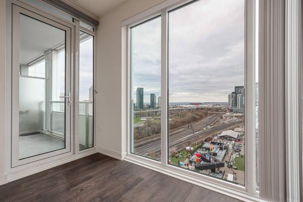 27 Bathurst ST #1508W, Toronto C01, ON M5V 0R1