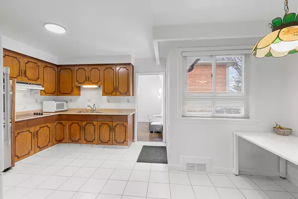 Toronto C06, ON M3H 2C4,118 Palm DR