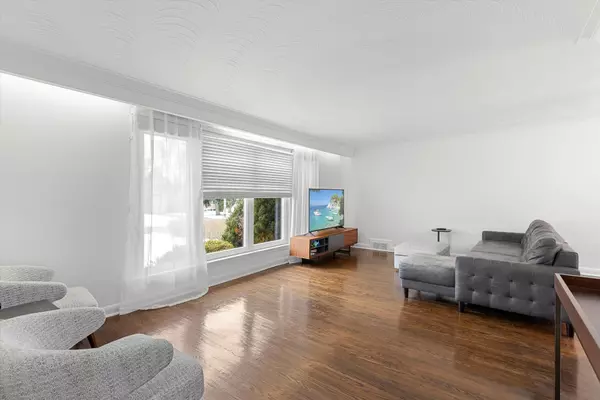 Toronto C06, ON M3H 2C4,118 Palm DR