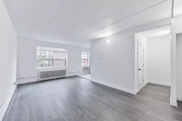 Toronto E03, ON M4J 2A1,325 Sammon AVE #207