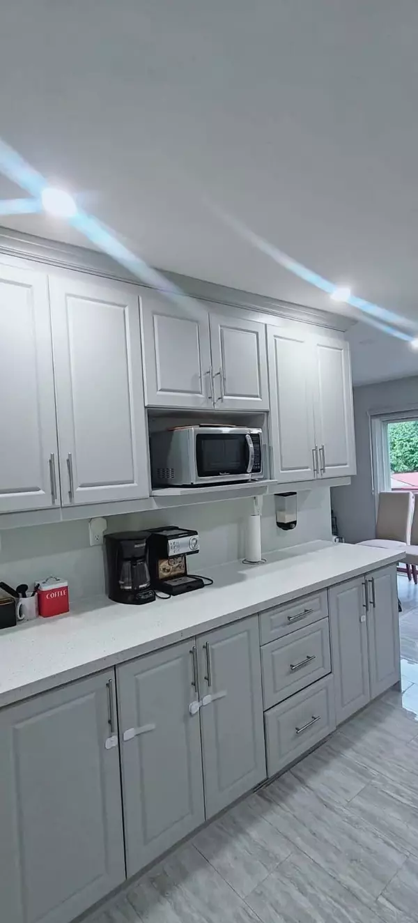 Oshawa, ON L1H 2W8,574 Crerar AVE #Upper Level