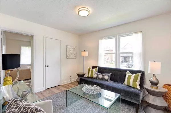 Toronto E03, ON M4C 4L1,284 Gledhill AVE #4