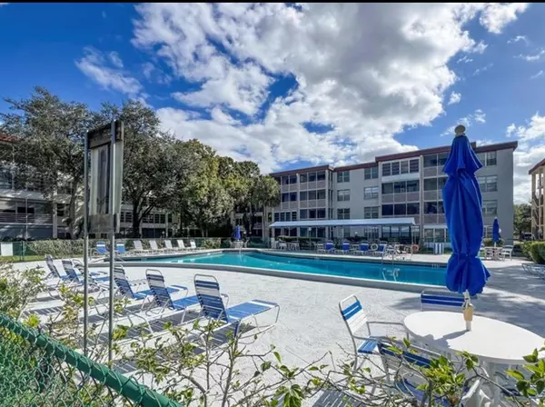 Lauderdale Lakes, FL 33313,2650 NW 49th Ave #217