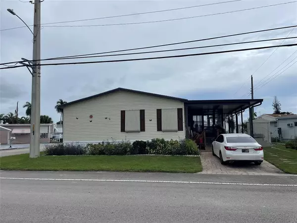 Davie, FL 33324,8580 SW 17th St