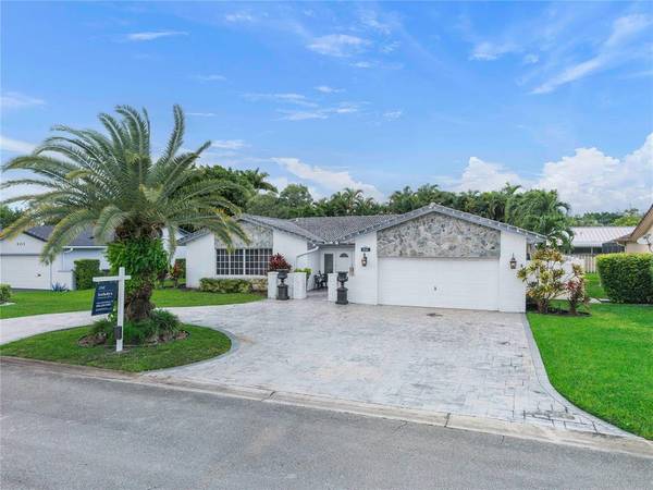 8541 NW 20th Ct, Coral Springs, FL 33071