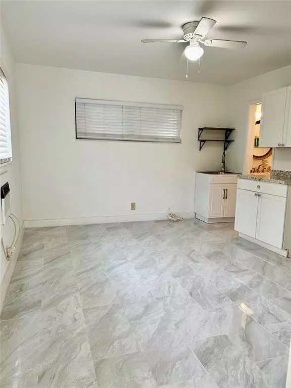 Pompano Beach, FL 33062,1301 SE 22nd Ave #4