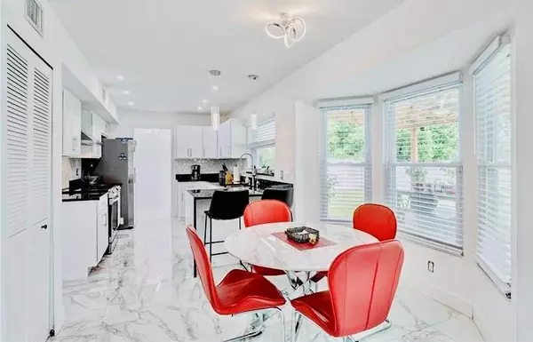 Royal Palm Beach, FL 33411,128 N Royal Pine Cir N