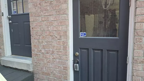 Newmarket, ON L3X 1L3,912 Tegal PL #Basement