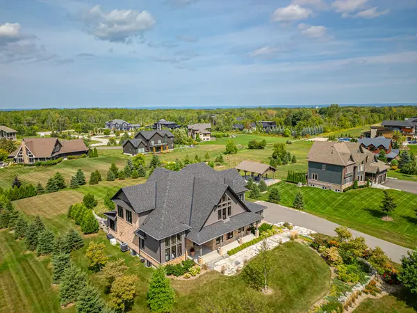 Clearview, ON L9Y 0K1,4 Meadowlark WAY