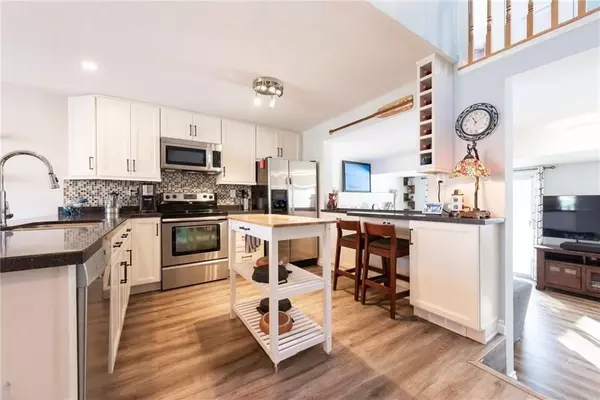 Barrie, ON L4N 8E5,141 Athabaska RD