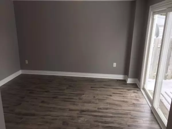 Barrie, ON L4M 5V6,61 Corbett DR