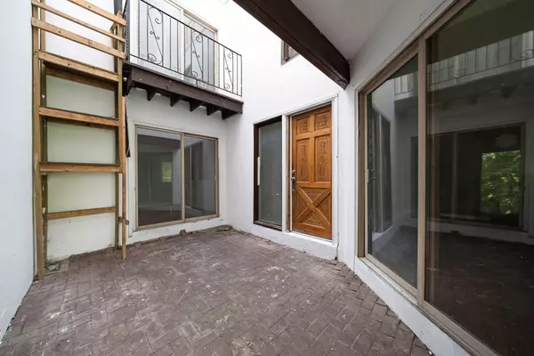 Halton Hills, ON L0P 1K0,28 Adamson ST S