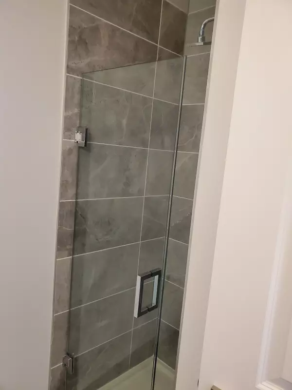 Mississauga, ON L5B 0N6,30 Elm DR W #2210