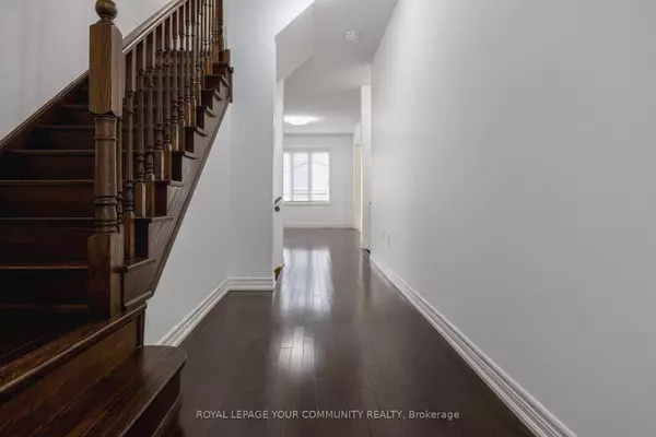 Mississauga, ON L5M 0V1,5526 Meadowcrest AVE