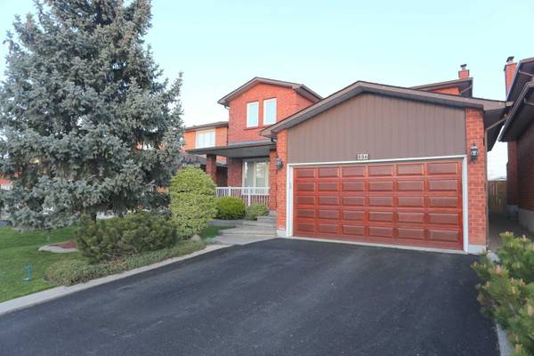 886 Wetherby LN, Mississauga, ON L4W 4S8