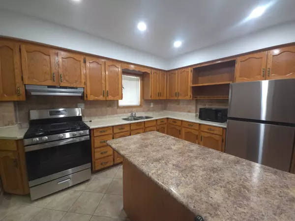 Toronto W01, ON M6K 1S1,5 Rideau AVE