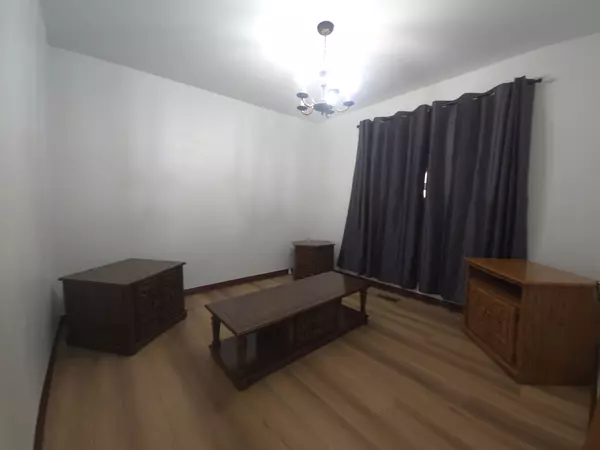 Toronto W01, ON M6K 1S1,5 Rideau AVE