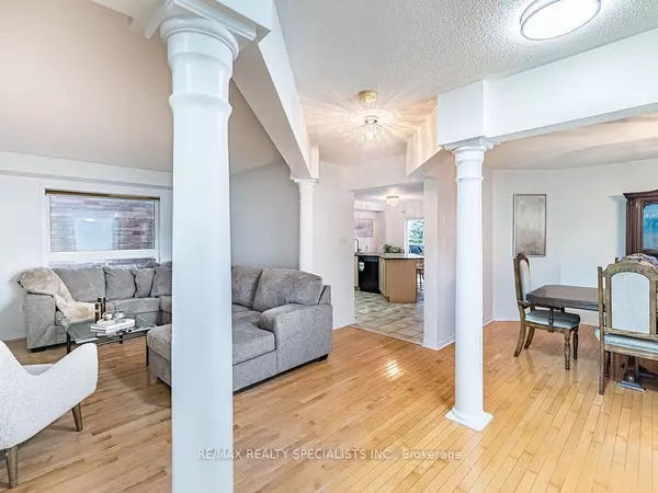 Brampton, ON L7A 3H5,120 Luella CRES