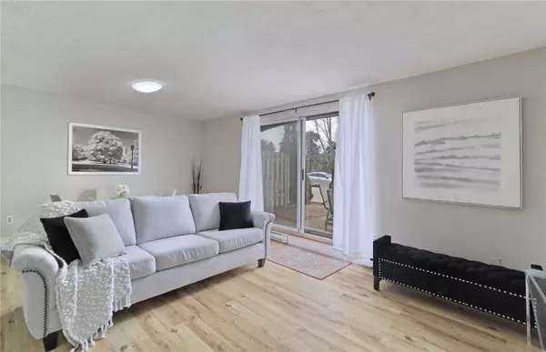 Oakville, ON L6H 2P5,1016 Falgarwood DR #41