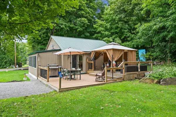 Rideau Lakes, ON K0E 1G0,846 UB8 RD