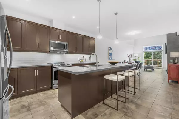 Lincoln, ON L0R 1S0,2848 King ST #5