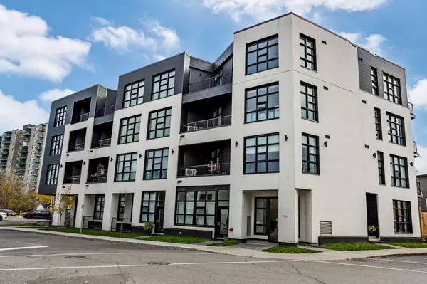 101 Pinhey ST N #404, West Centre Town, ON K1Y 1T7