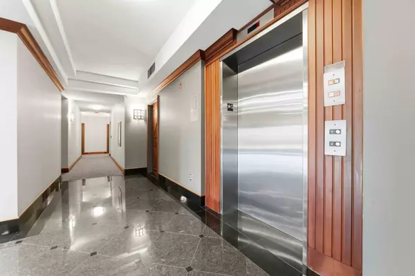 Cyrville - Carson Grove - Pineview, ON K1J 0A3,905 BEAUPARC Private #320