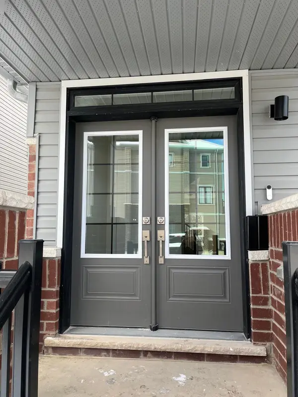 Cambridge, ON N1T 0H4,13 Radium Common