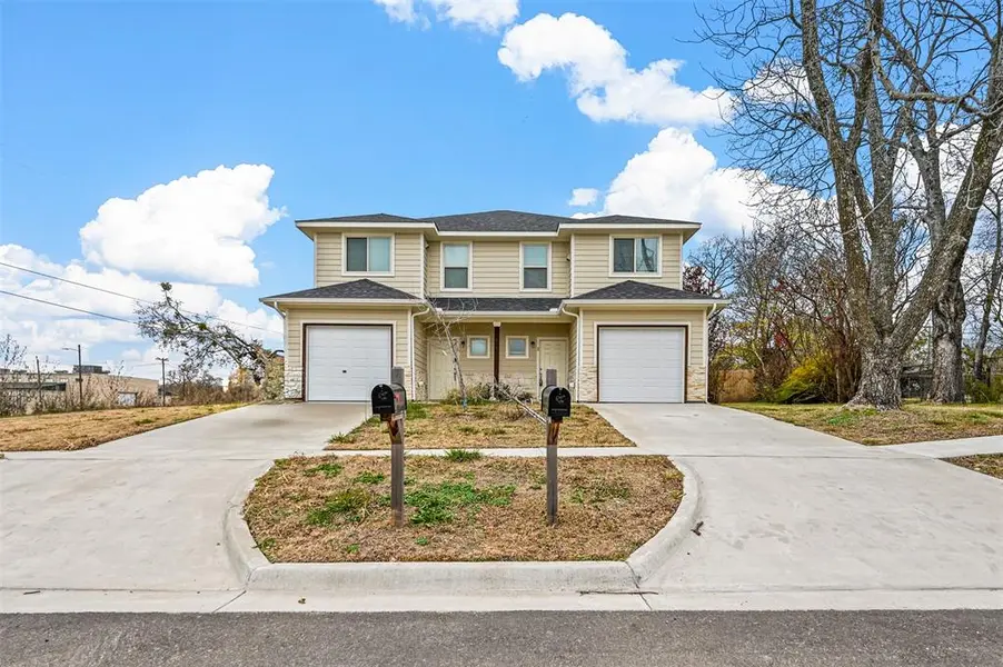 601 Thomas Street #1, Bonham, TX 75418