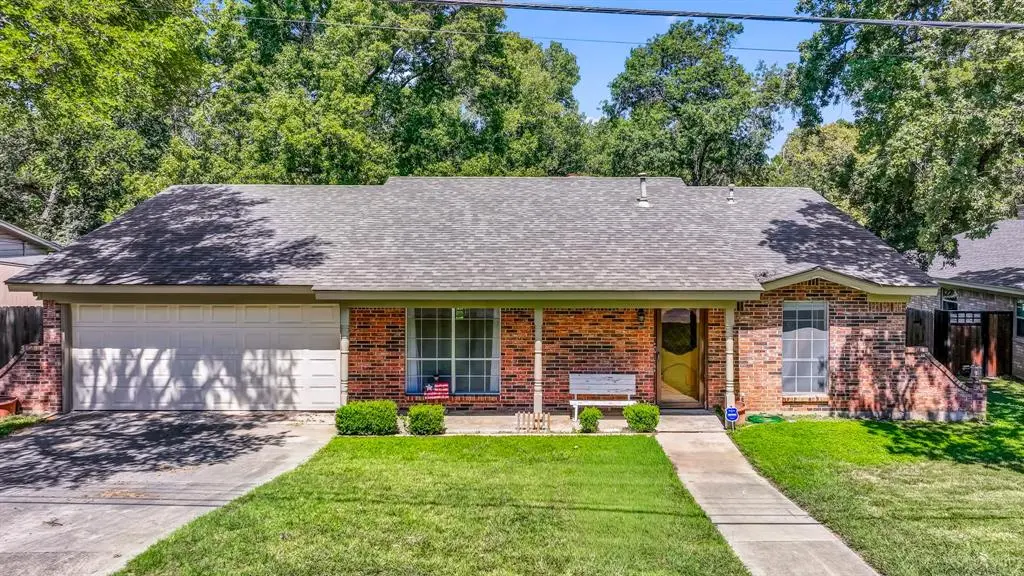 Azle, TX 76020,117 Redbird Lane N