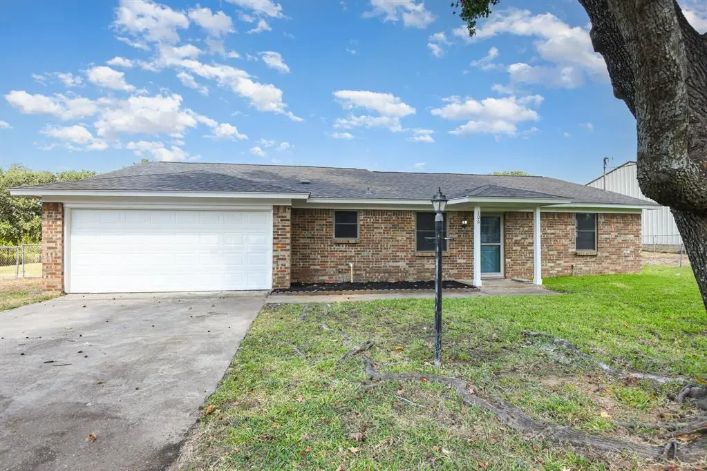 Burleson, TX 76028,106 Willow Lane
